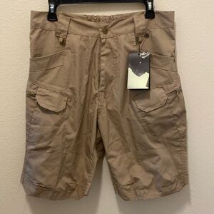 Lightweight sports shorts